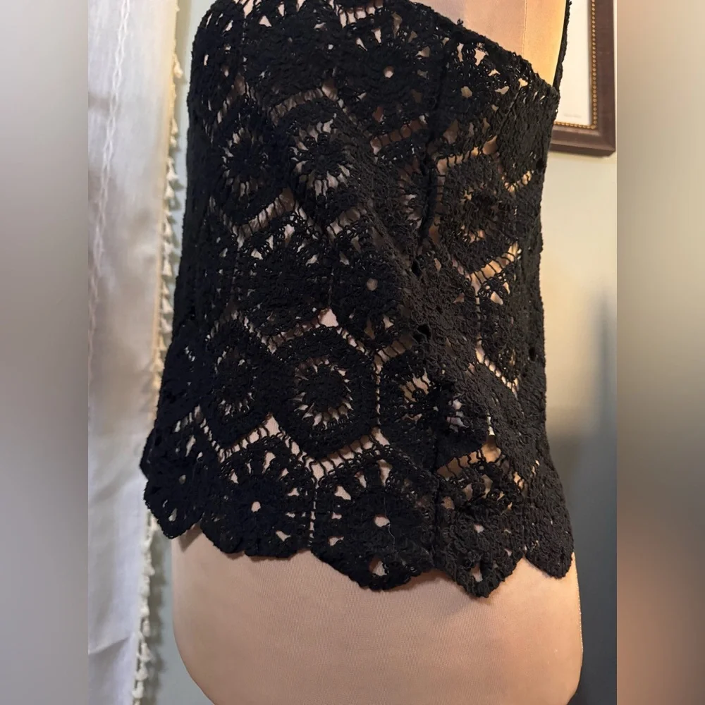 EUC Torrid Festi Crochet Top in Black - Picture 6 of 7